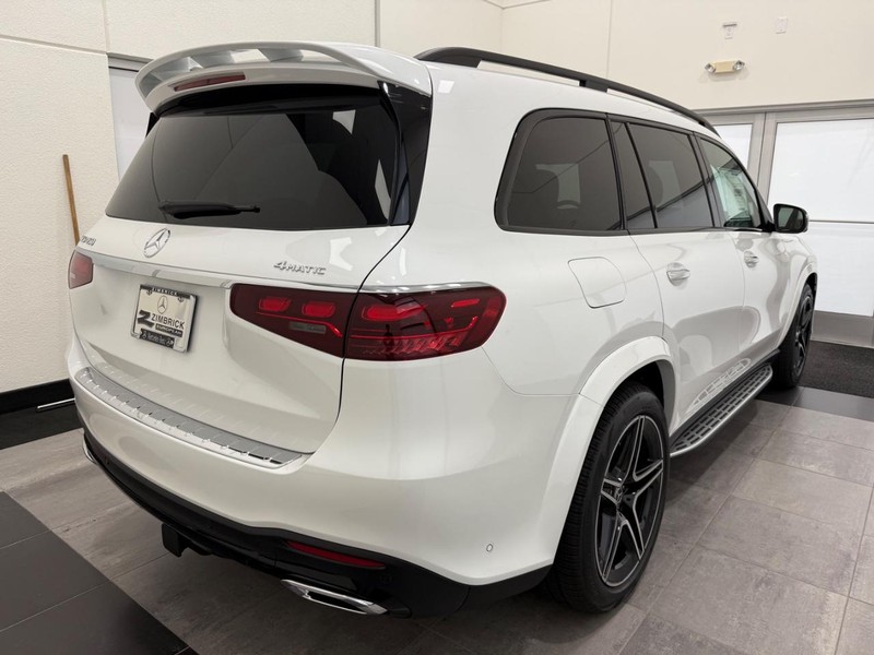 Mercedes-Benz GLS Vehicle Image 2