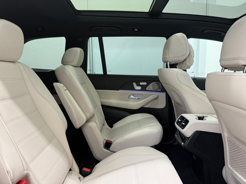 Mercedes-Benz GLS Vehicle Image 5