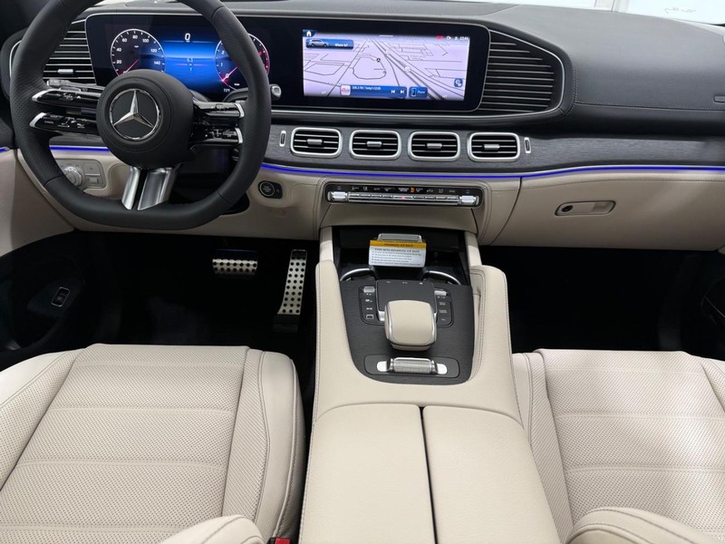Mercedes-Benz GLS Vehicle Image 7