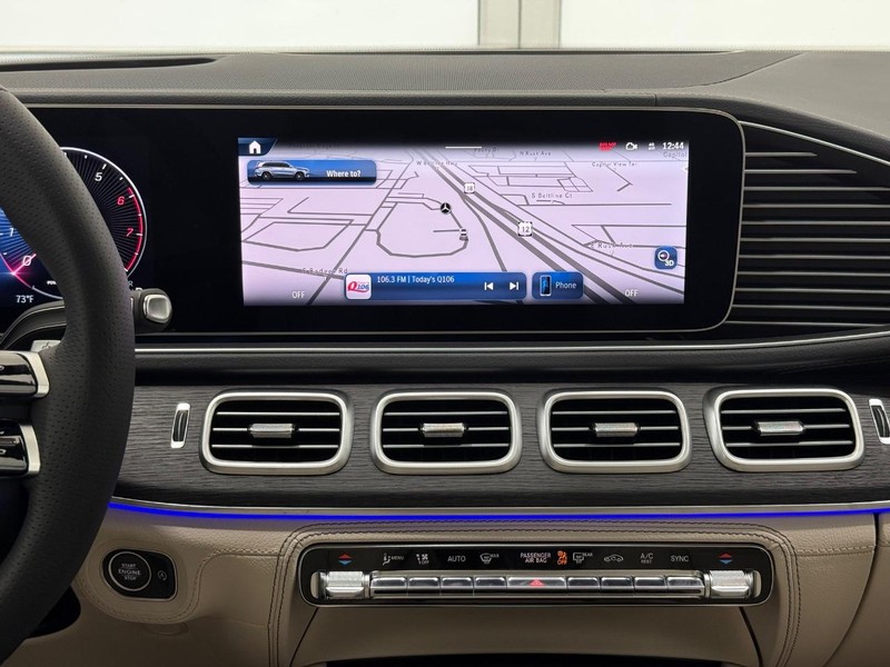 Mercedes-Benz GLS Vehicle Image 8