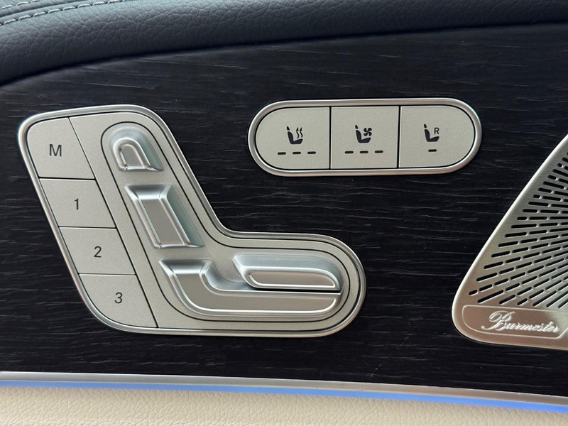 Mercedes-Benz GLS Vehicle Image 11