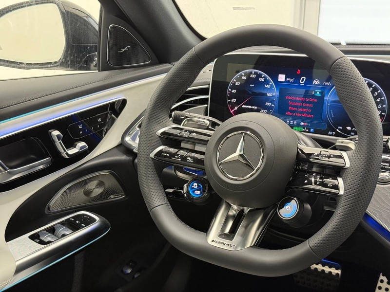 Mercedes-Benz E-Class Vehicle Image 7