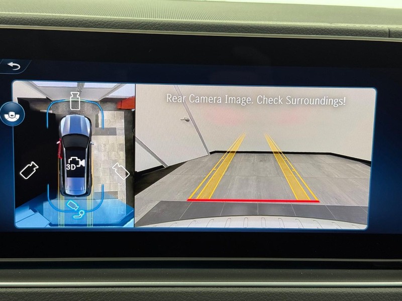 Mercedes-Benz GLS Vehicle Image 14