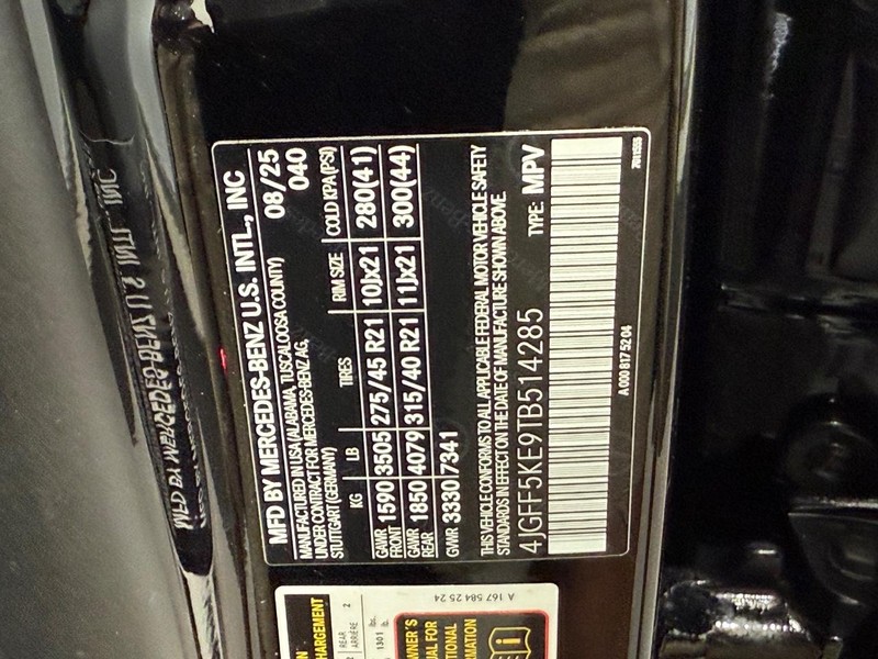 Mercedes-Benz GLS Vehicle Image 18