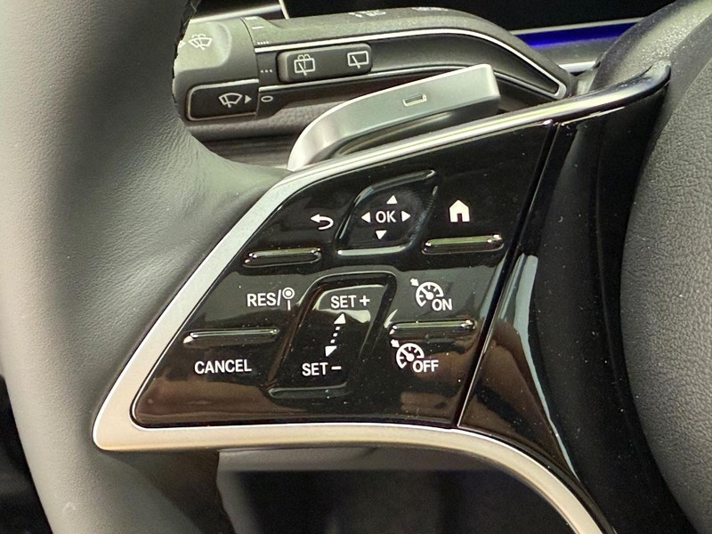 Mercedes-Benz GLE Vehicle Image 11