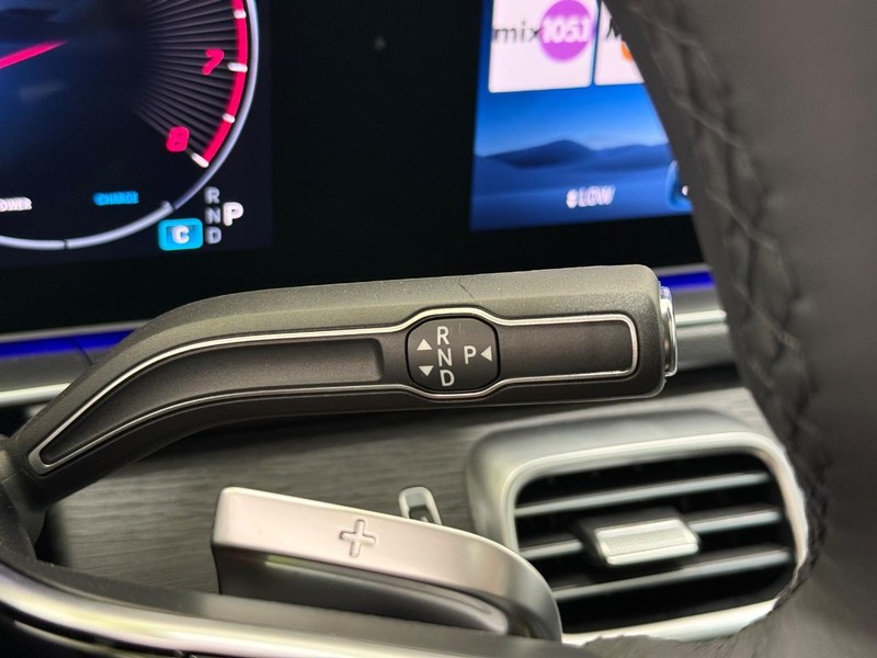 Mercedes-Benz GLE Vehicle Image 13