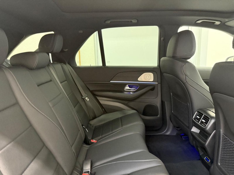 Mercedes-Benz GLE Vehicle Image 4