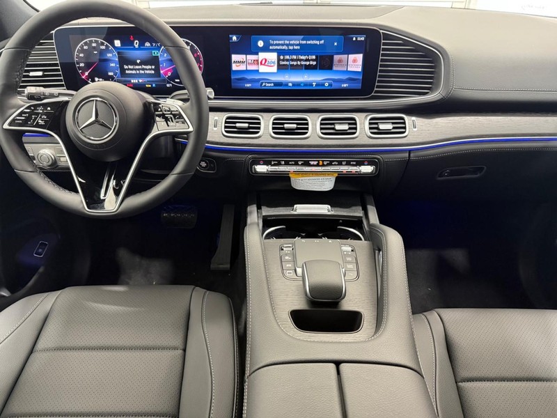 Mercedes-Benz GLE Vehicle Image 5