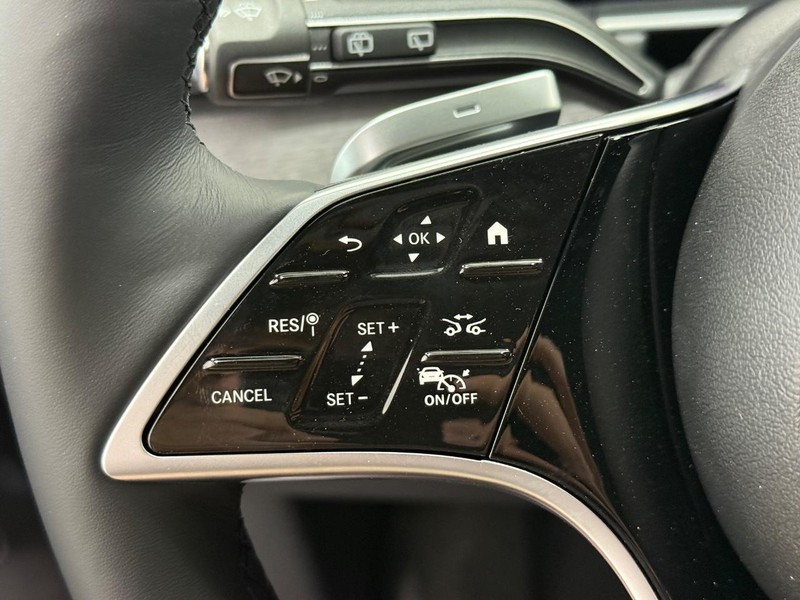 Mercedes-Benz GLE Vehicle Image 10