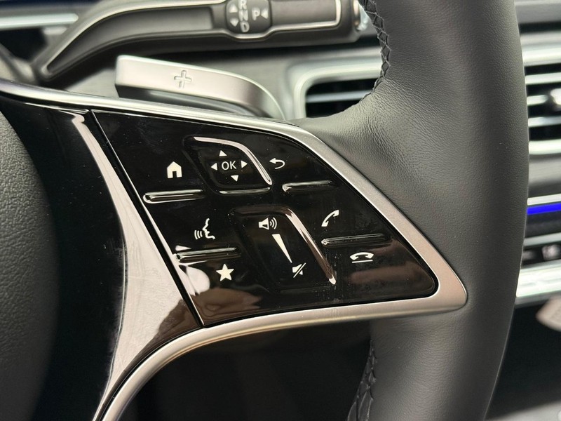 Mercedes-Benz GLE Vehicle Image 11