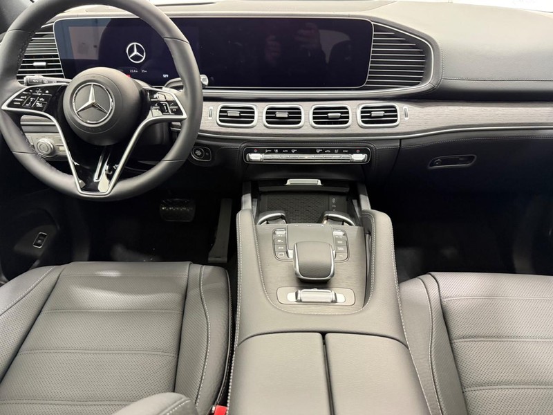 Mercedes-Benz GLE Vehicle Image 6