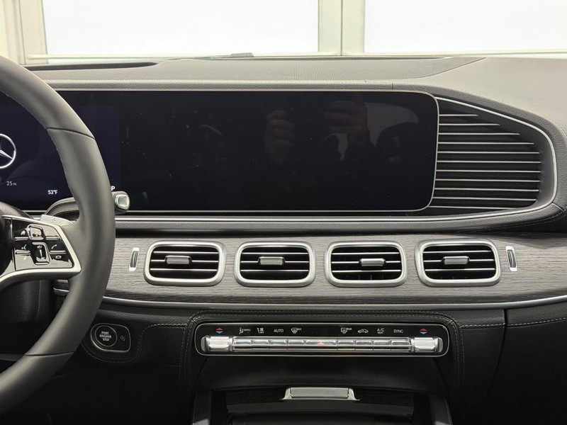 Mercedes-Benz GLE Vehicle Image 7