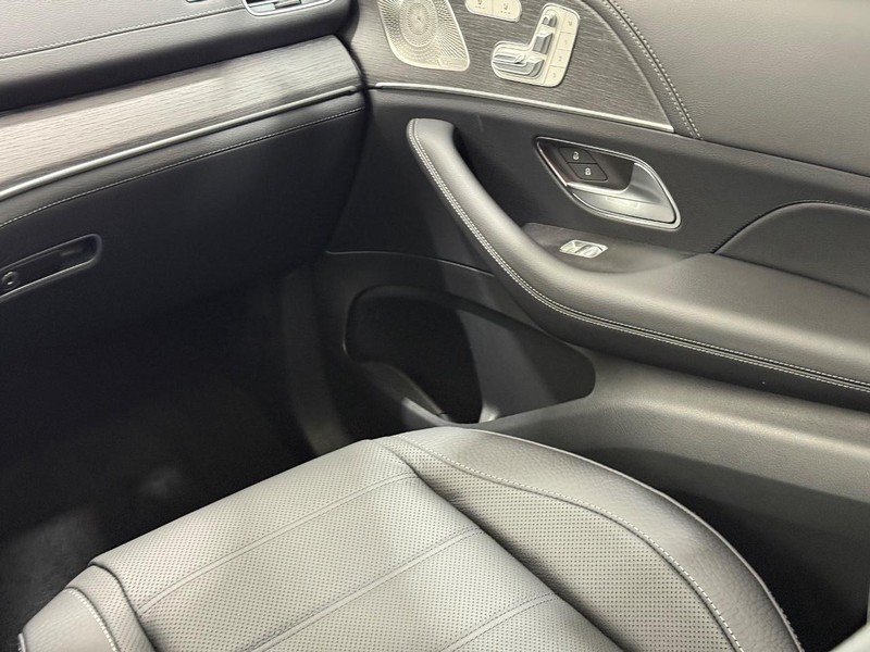 Mercedes-Benz GLE Vehicle Image 9