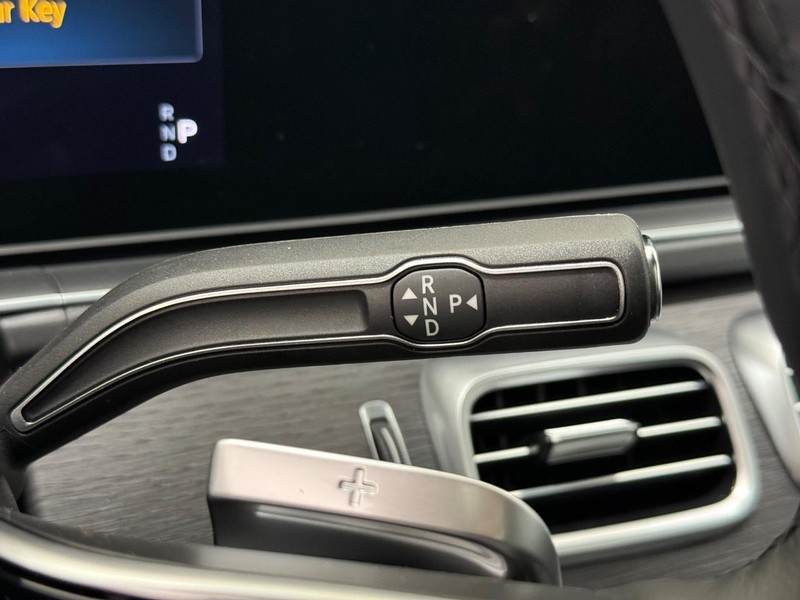 Mercedes-Benz GLE Vehicle Image 13