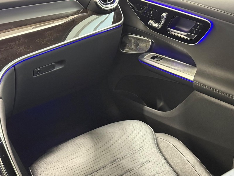 Mercedes-Benz GLC Vehicle Image 9