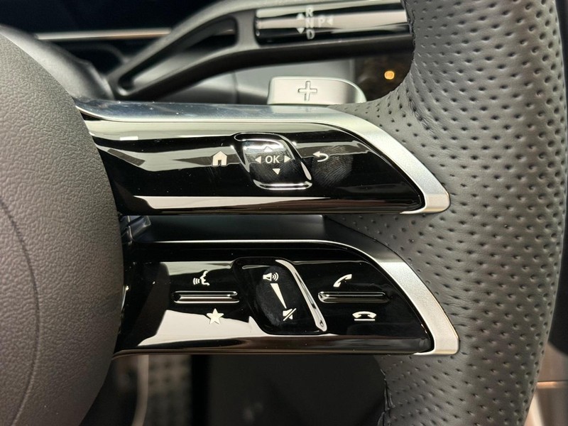 Mercedes-Benz GLC Vehicle Image 12