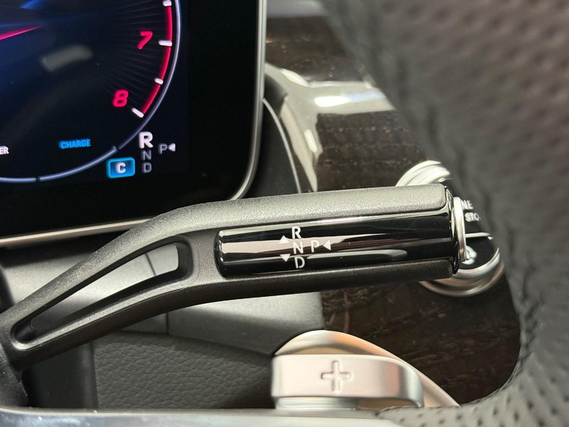 Mercedes-Benz GLC Vehicle Image 13