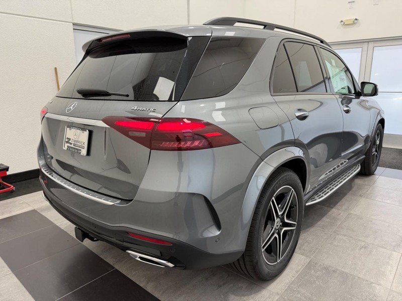 Mercedes-Benz GLE Vehicle Image 2