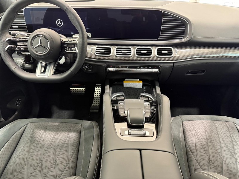 Mercedes-Benz GLS Vehicle Image 7
