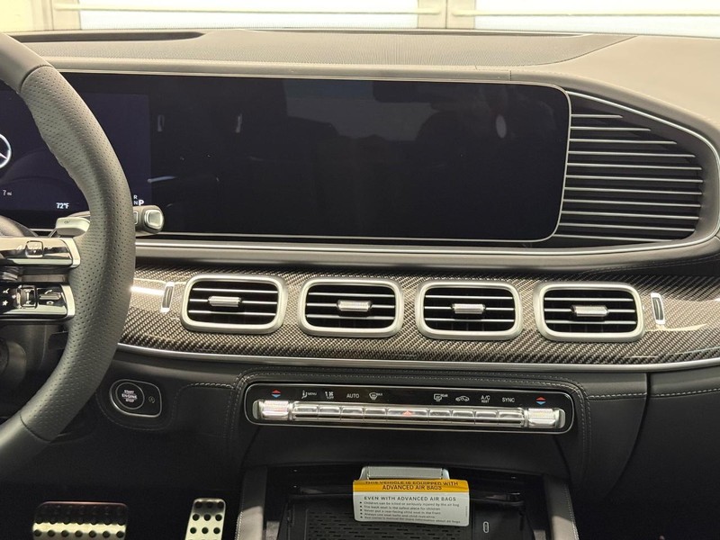 Mercedes-Benz GLS Vehicle Image 8