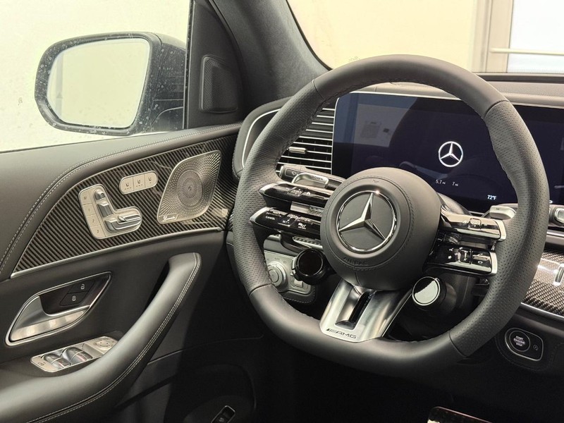 Mercedes-Benz GLS Vehicle Image 9