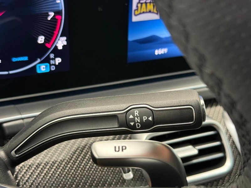 Mercedes-Benz GLS Vehicle Image 14