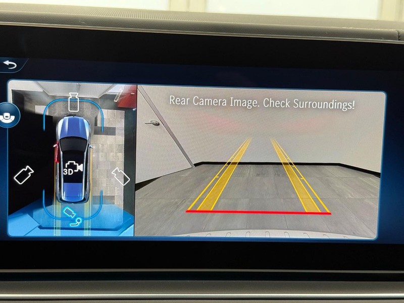 Mercedes-Benz GLS Vehicle Image 15