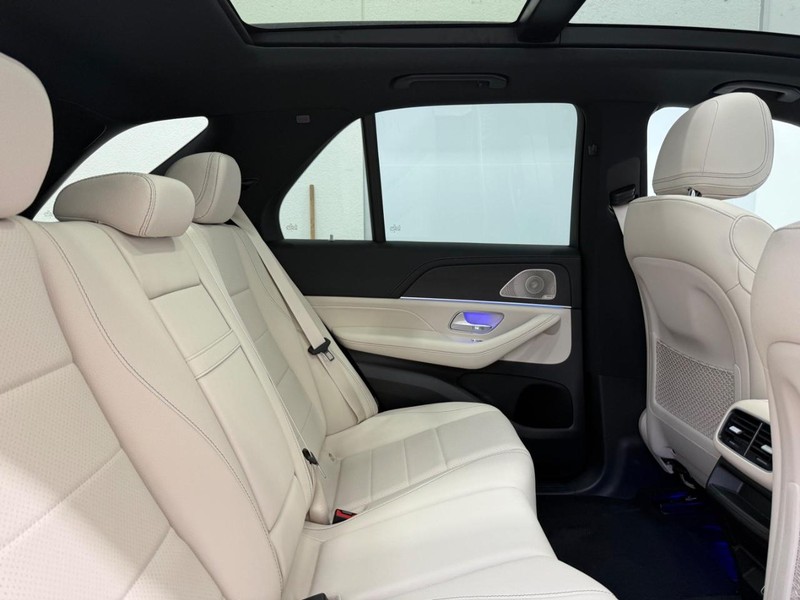 Mercedes-Benz GLE Vehicle Image 5