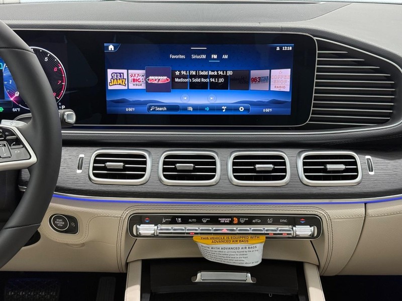 Mercedes-Benz GLE Vehicle Image 7