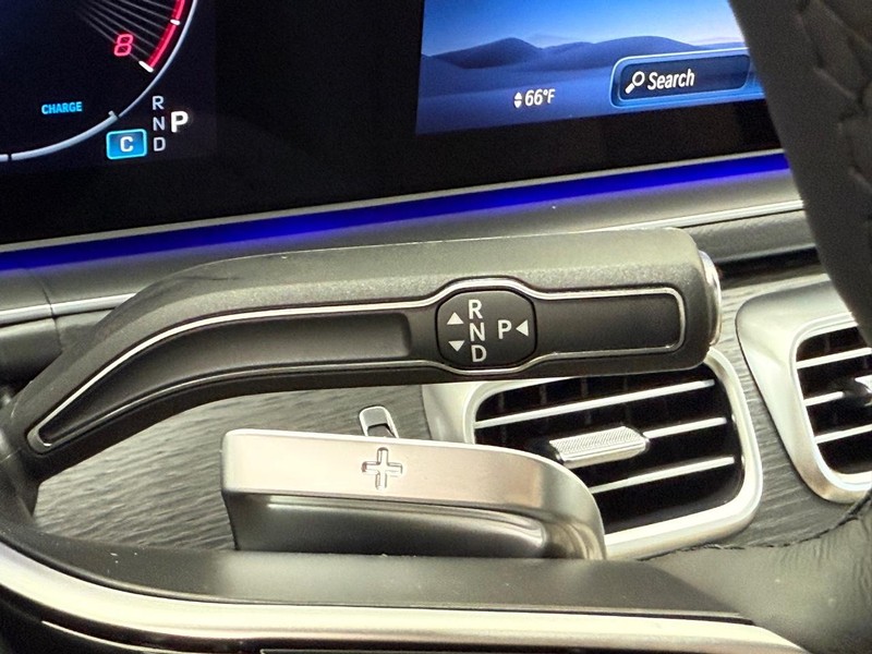 Mercedes-Benz GLE Vehicle Image 13