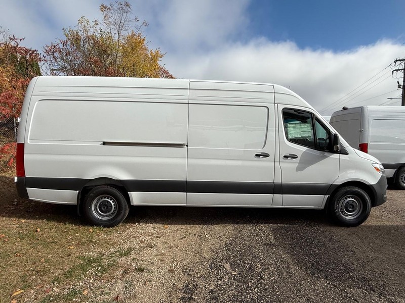Mercedes-Benz Sprinter Van Vehicle Image 2