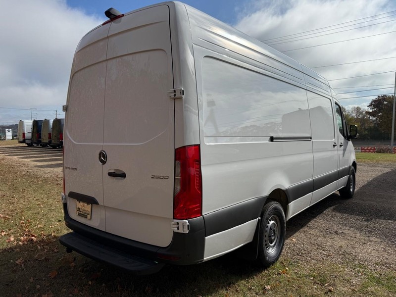 Mercedes-Benz Sprinter Van Vehicle Image 3