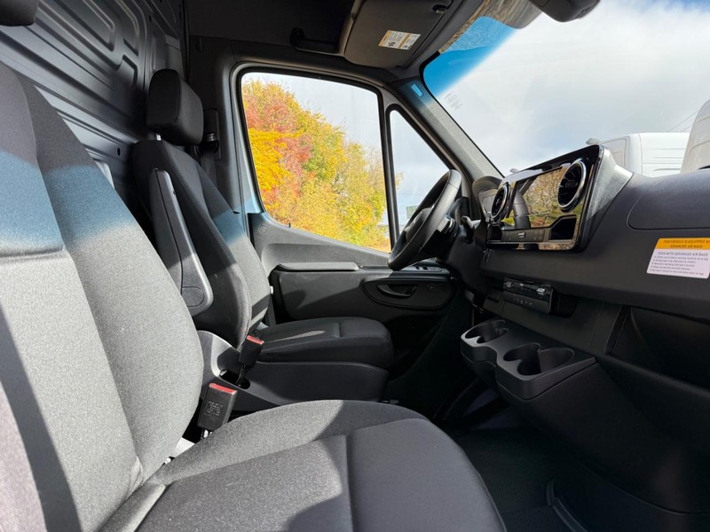 Mercedes-Benz Sprinter Van Vehicle Image 6