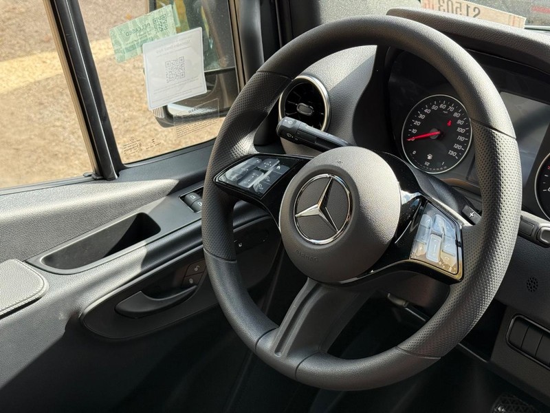 Mercedes-Benz Sprinter Van Vehicle Image 9