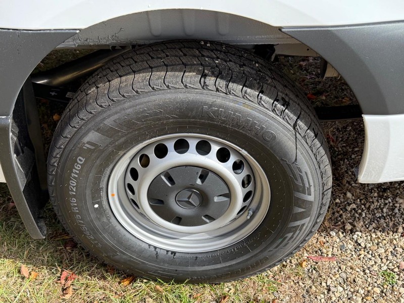 Mercedes-Benz Sprinter Van Vehicle Image 4