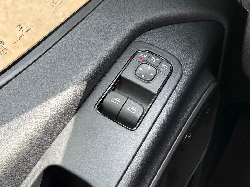 Mercedes-Benz Sprinter Van Vehicle Image 15