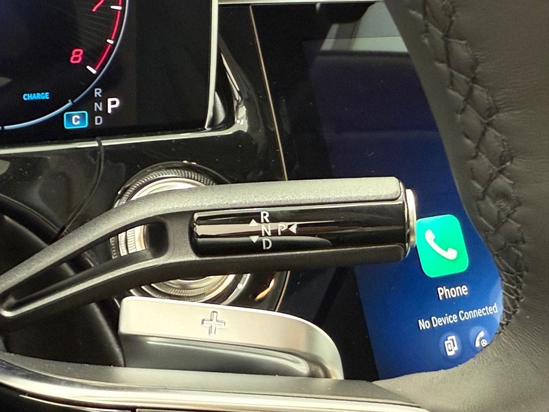 Mercedes-Benz E-Class Vehicle Image 12