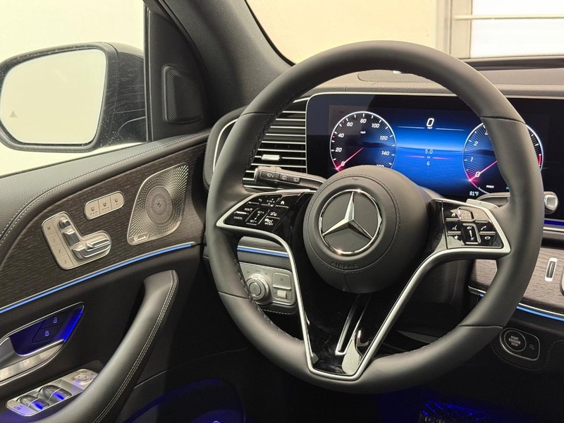 Mercedes-Benz GLE Vehicle Image 8