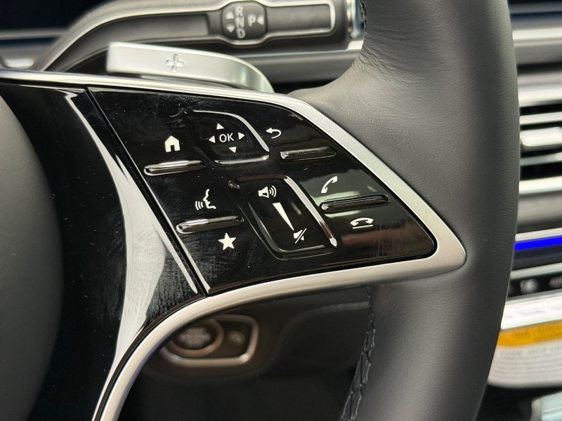 Mercedes-Benz GLE Vehicle Image 12