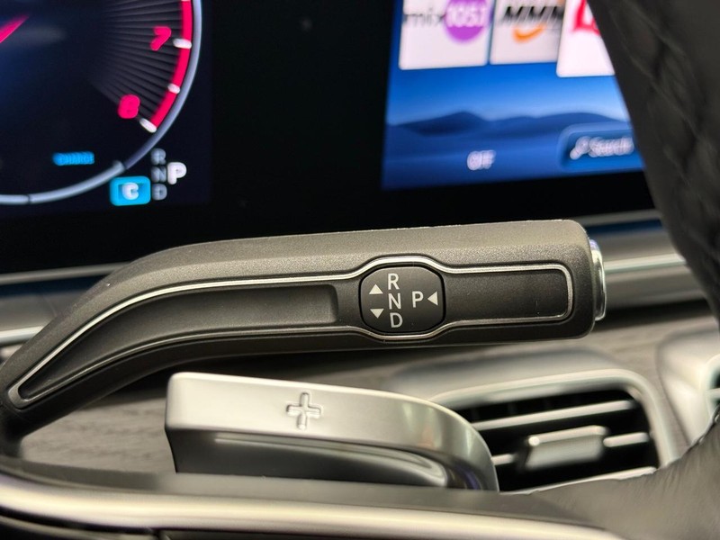 Mercedes-Benz GLE Vehicle Image 13