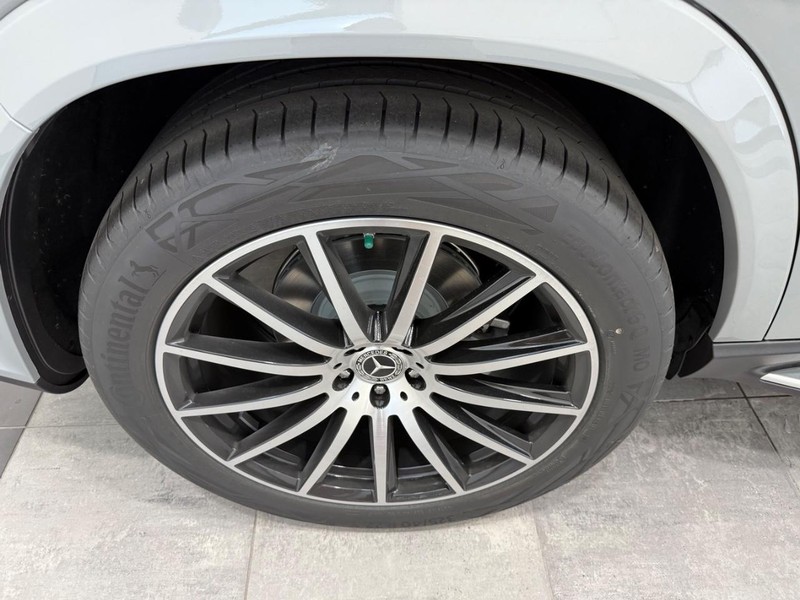 Mercedes-Benz GLS Vehicle Image 3