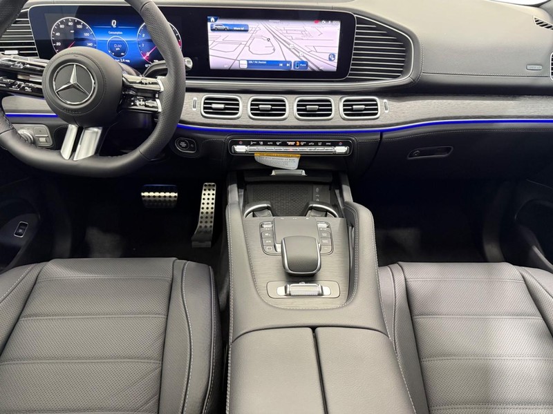 Mercedes-Benz GLS Vehicle Image 6