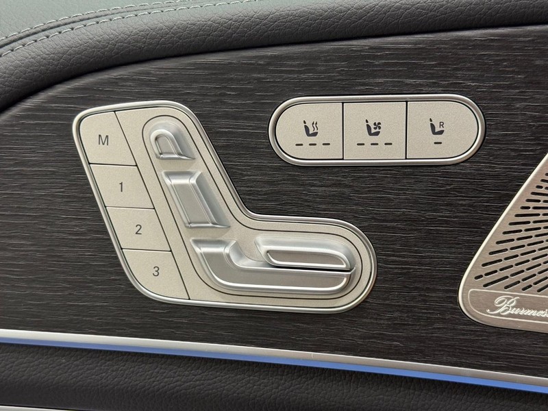 Mercedes-Benz GLS Vehicle Image 10