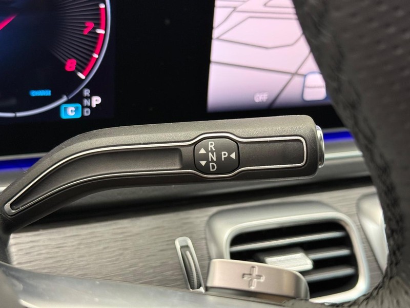 Mercedes-Benz GLS Vehicle Image 13