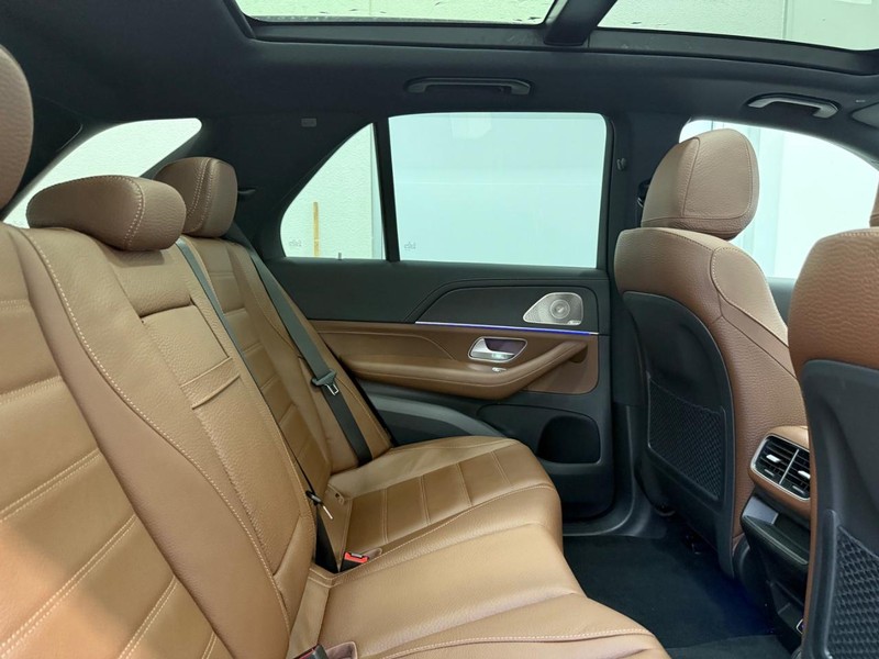 Mercedes-Benz GLE Vehicle Image 5