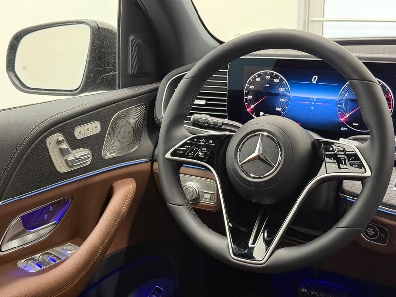 Mercedes-Benz GLE Vehicle Image 8