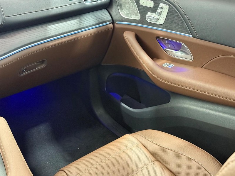 Mercedes-Benz GLE Vehicle Image 9