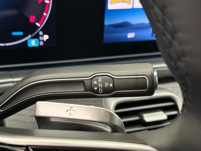 Mercedes-Benz GLE Vehicle Image 13