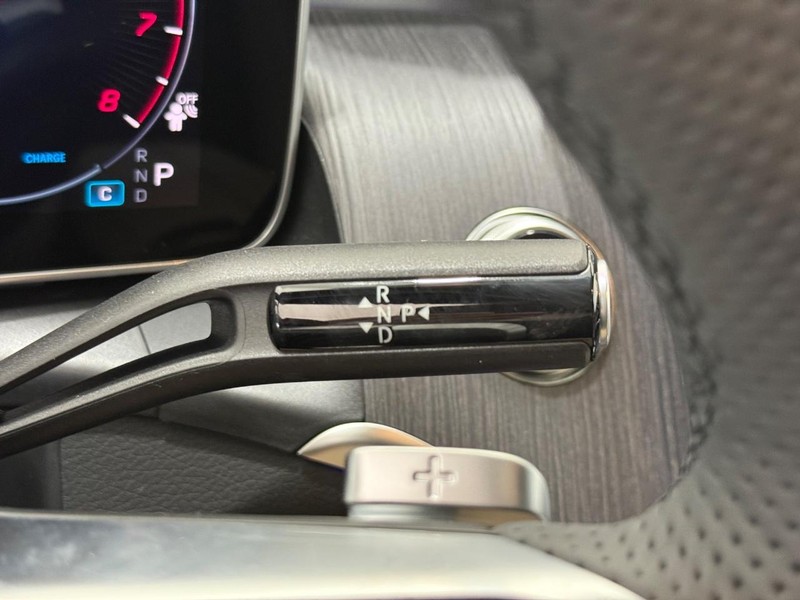 Mercedes-Benz GLC Vehicle Image 13