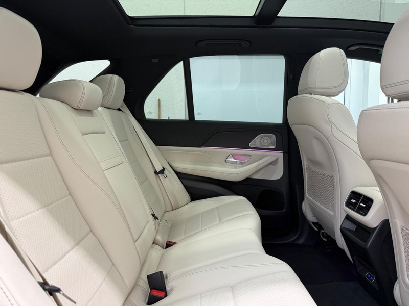 Mercedes-Benz GLE Vehicle Image 5